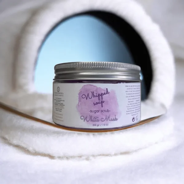 Whipped sugar scrub White Musk, πίλινγκ σώματος με ζάχαρη.