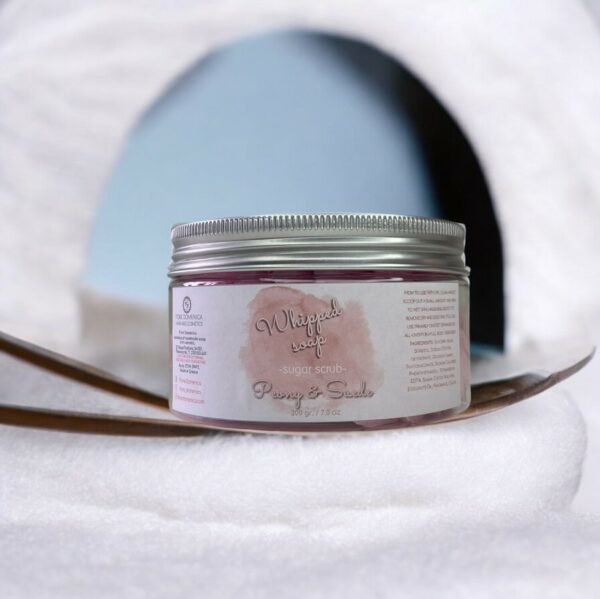 Whipped sugar scrub Peony n' Suede, πίλινγκ σώματος με ζάχαρη.